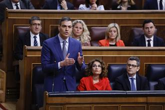 Pedro Sánchez asiste a la sesión de control en el Congreso